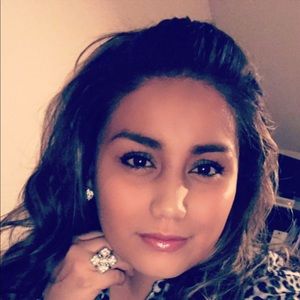 Meet your Posher, Daniela